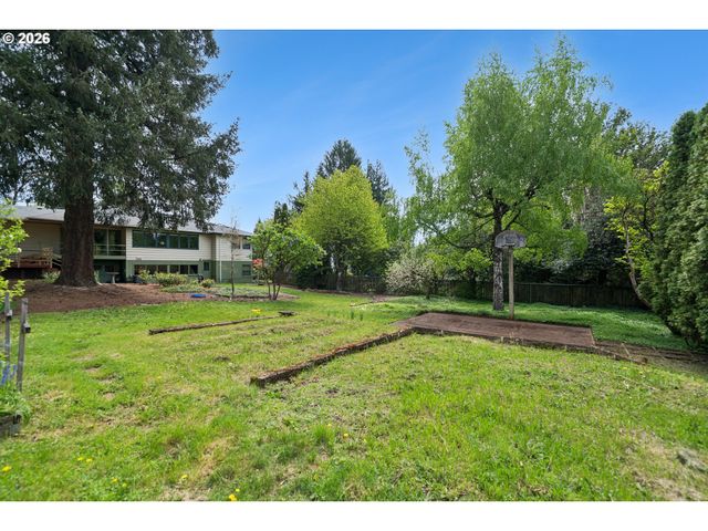 7270 Sw SYLVAN Ct, Portland, OR 97225