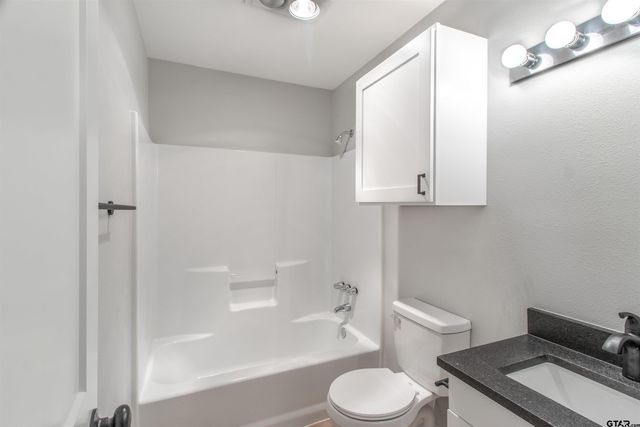 415 Thigpen, Tyler, TX 75703