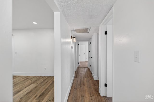 708 Rutherford Court, Bakersfield, CA 93308