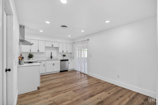 708 Rutherford Court, Bakersfield, CA 93308