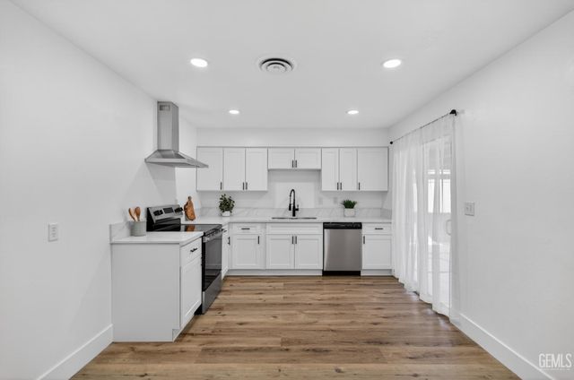 708 Rutherford Court, Bakersfield, CA 93308