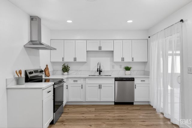 708 Rutherford Court, Bakersfield, CA 93308