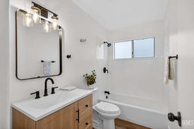 708 Rutherford Court, Bakersfield, CA 93308