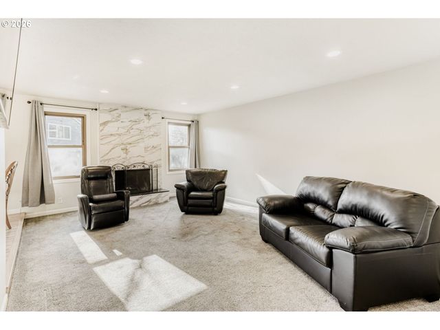 20650 Sw FLORENCE St, Aloha, OR 97078