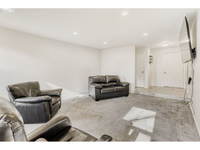 20650 Sw FLORENCE St, Aloha, OR 97078