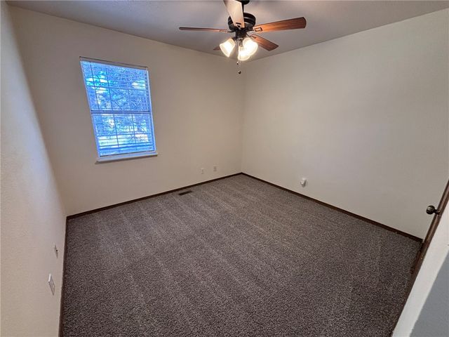 822 & 824 N Daisy Lane, Fayetteville, AR 72704
