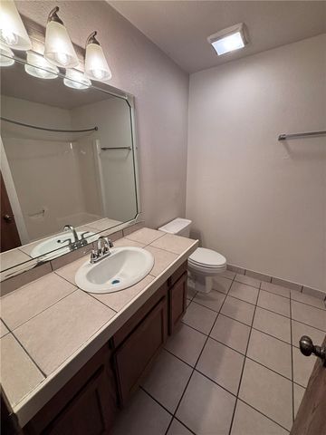 822 & 824 N Daisy Lane, Fayetteville, AR 72704