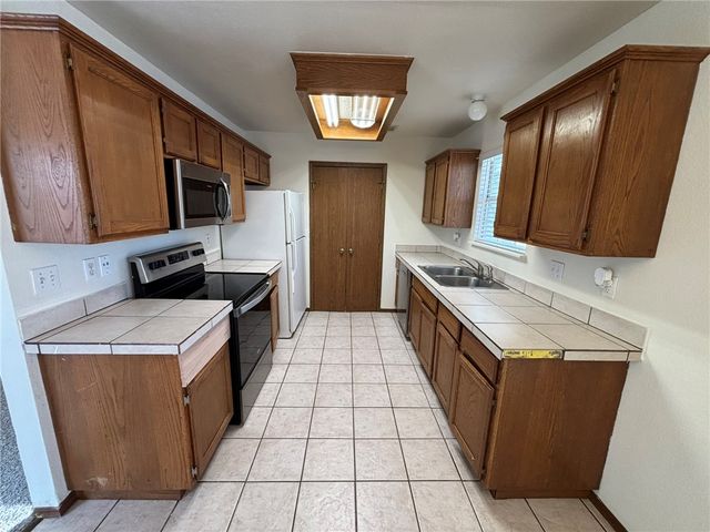 822 & 824 N Daisy Lane, Fayetteville, AR 72704