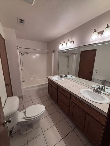 822 & 824 N Daisy Lane, Fayetteville, AR 72704