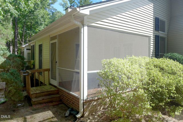 439 Crossvine Close, Pittsboro, NC 27312