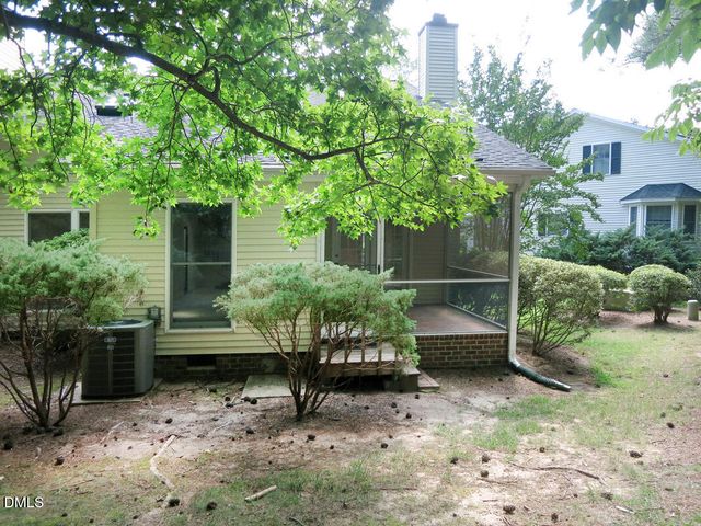 439 Crossvine Close, Pittsboro, NC 27312