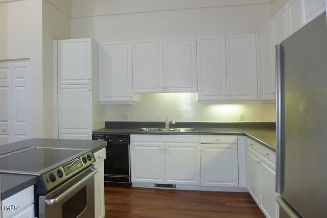 439 Crossvine Close, Pittsboro, NC 27312