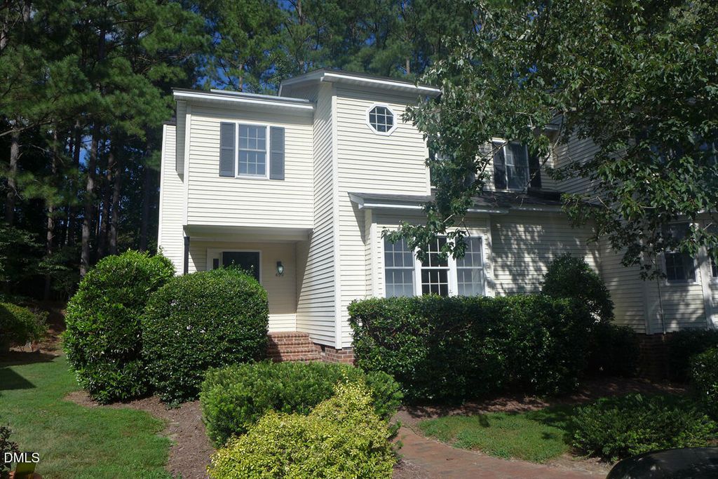 439 Crossvine Close, Pittsboro, NC 27312
