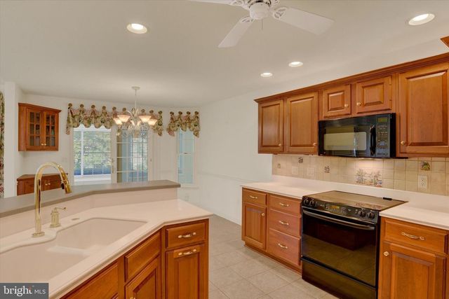 920 WOODLEY DR, Mechanicsburg, PA 17050