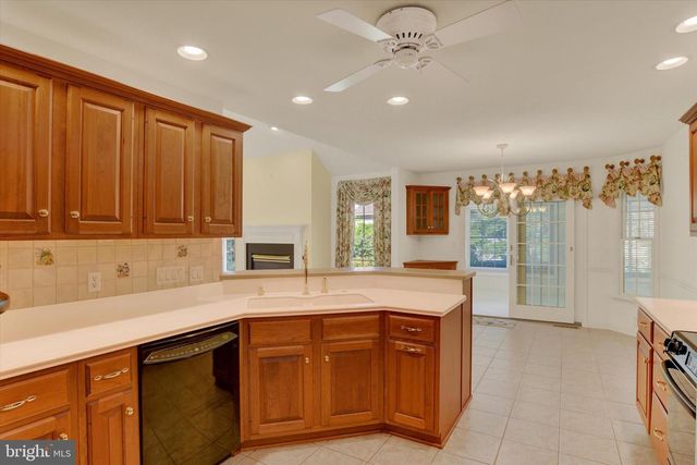 920 WOODLEY DR, Mechanicsburg, PA 17050