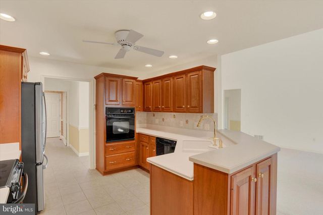 920 WOODLEY DR, Mechanicsburg, PA 17050