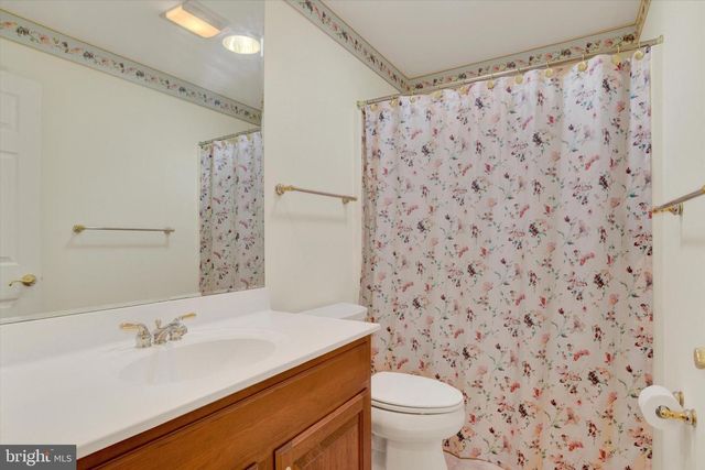 920 WOODLEY DR, Mechanicsburg, PA 17050