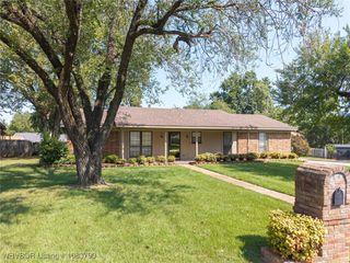 9135 Skypark Drive, Fort Smith, AR 72903