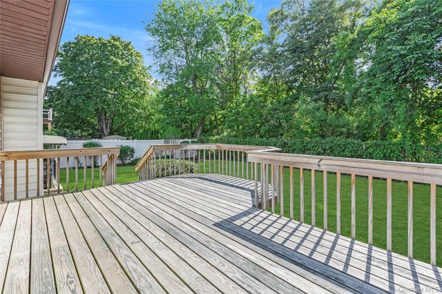 472 Bohemia Parkway, Sayville, NY 11782
