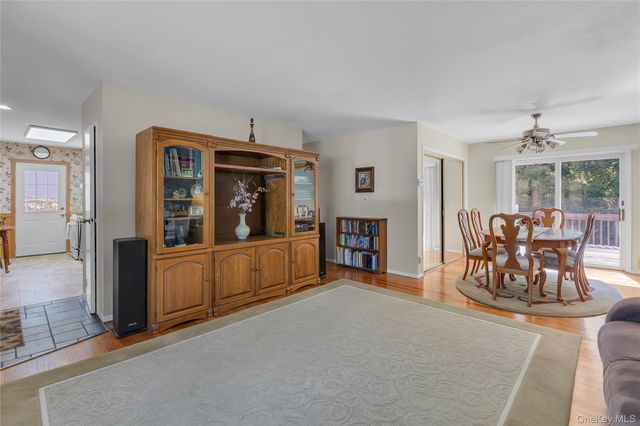 472 Bohemia Parkway, Sayville, NY 11782