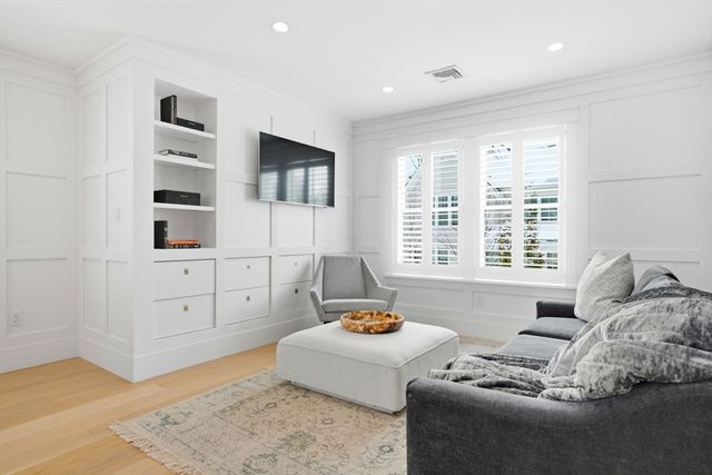 9 Pelham Road, Lexington, MA 02421