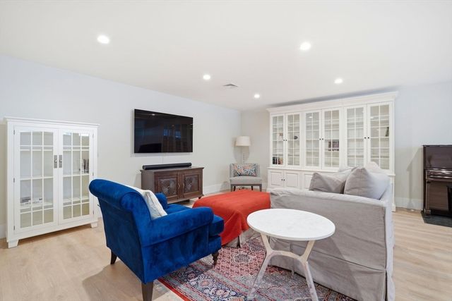 9 Pelham Road, Lexington, MA 02421