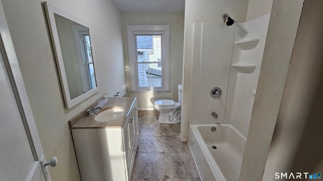 15 Bragaw Street 3, New London, CT 06320