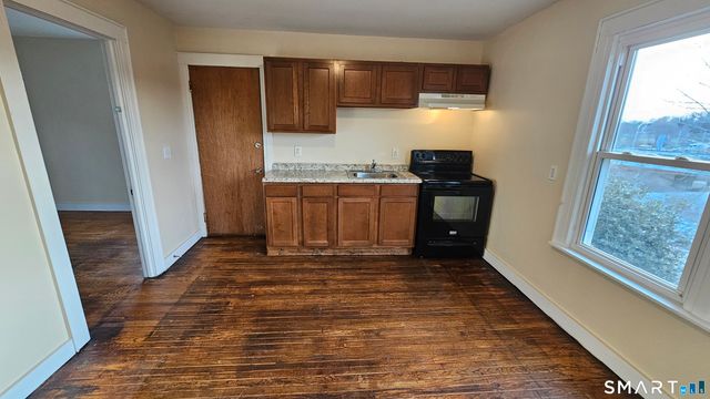 15 Bragaw Street 3, New London, CT 06320