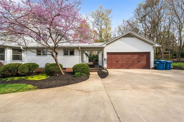 3805 Waldenbrook Road, Greensboro, NC 27407