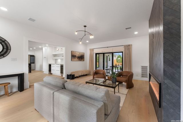 706 Kenilworth, San Antonio, TX 78209