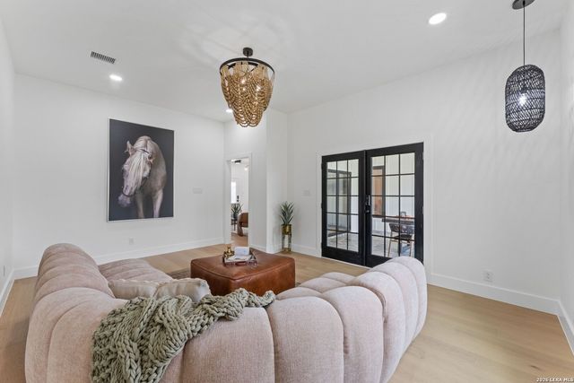 706 Kenilworth, San Antonio, TX 78209