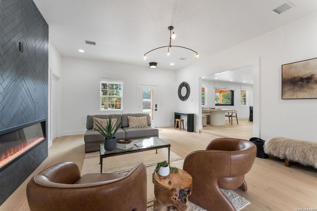 706 Kenilworth, San Antonio, TX 78209