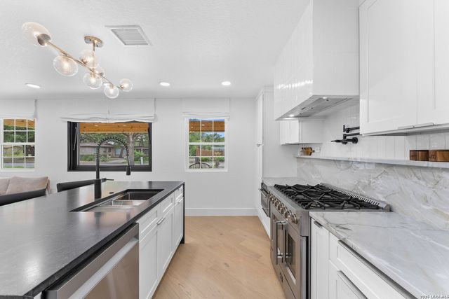 706 Kenilworth, San Antonio, TX 78209