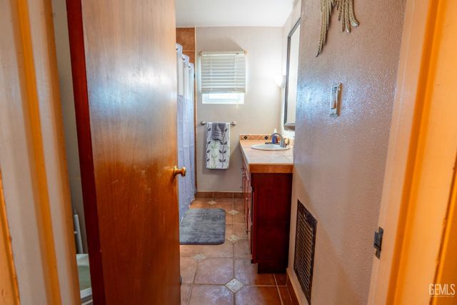 2113 Lantana Way, Bakersfield, CA 93306