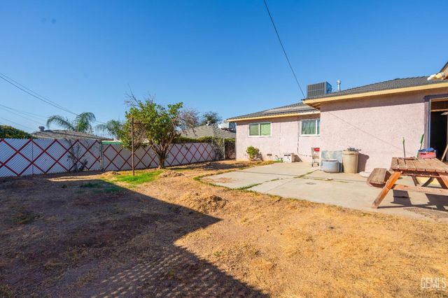 2113 Lantana Way, Bakersfield, CA 93306