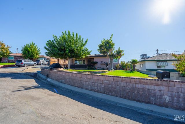 2113 Lantana Way, Bakersfield, CA 93306