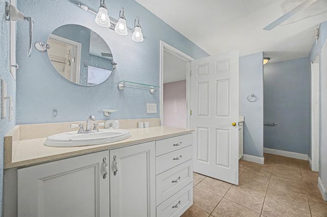 537 Mesa DR, Del Valle, TX 78617