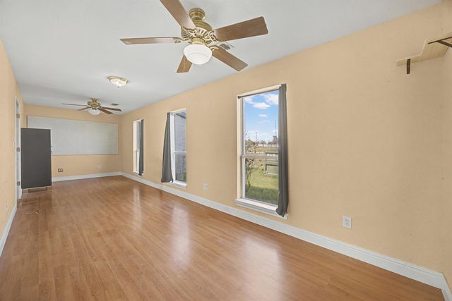 537 Mesa DR, Del Valle, TX 78617