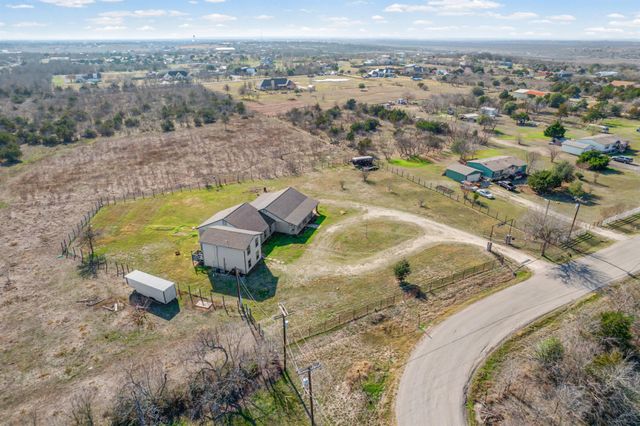 537 Mesa DR, Del Valle, TX 78617