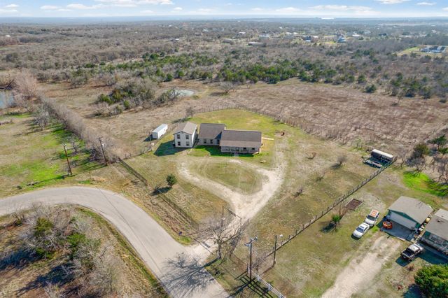 537 Mesa DR, Del Valle, TX 78617