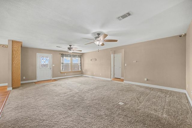 537 Mesa DR, Del Valle, TX 78617