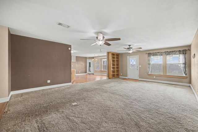 537 Mesa DR, Del Valle, TX 78617