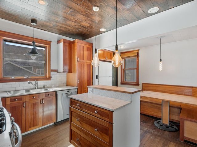 825 E Central Park Avenue, Davenport, IA 52803