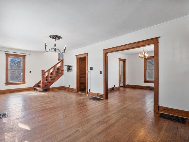 825 E Central Park Avenue, Davenport, IA 52803