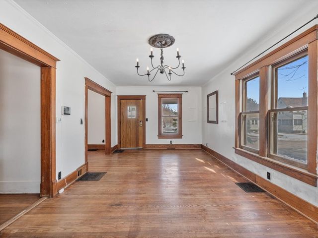 825 E Central Park Avenue, Davenport, IA 52803