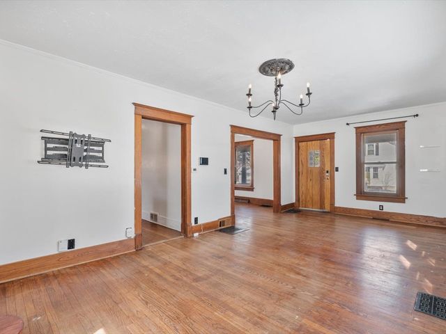 825 E Central Park Avenue, Davenport, IA 52803