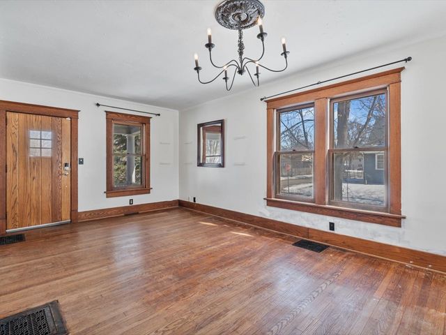 825 E Central Park Avenue, Davenport, IA 52803