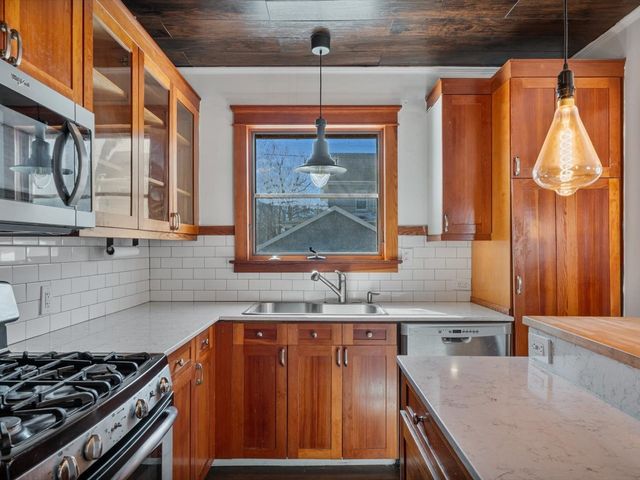 825 E Central Park Avenue, Davenport, IA 52803