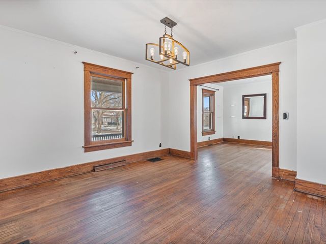 825 E Central Park Avenue, Davenport, IA 52803