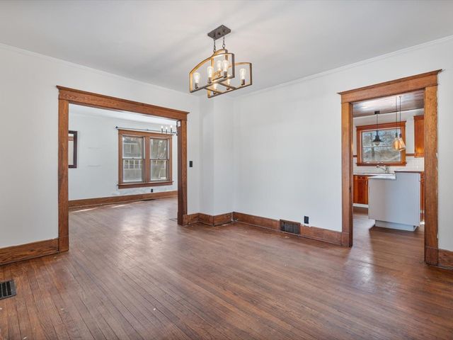 825 E Central Park Avenue, Davenport, IA 52803